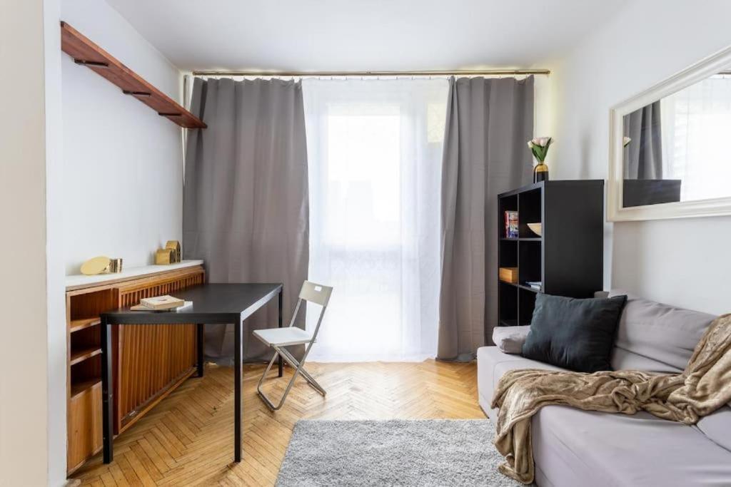 Urban Chic - One Bedroom - - Zelazna Warszawa